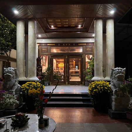 Hoang Khiem Hotel Плейку Экстерьер фото