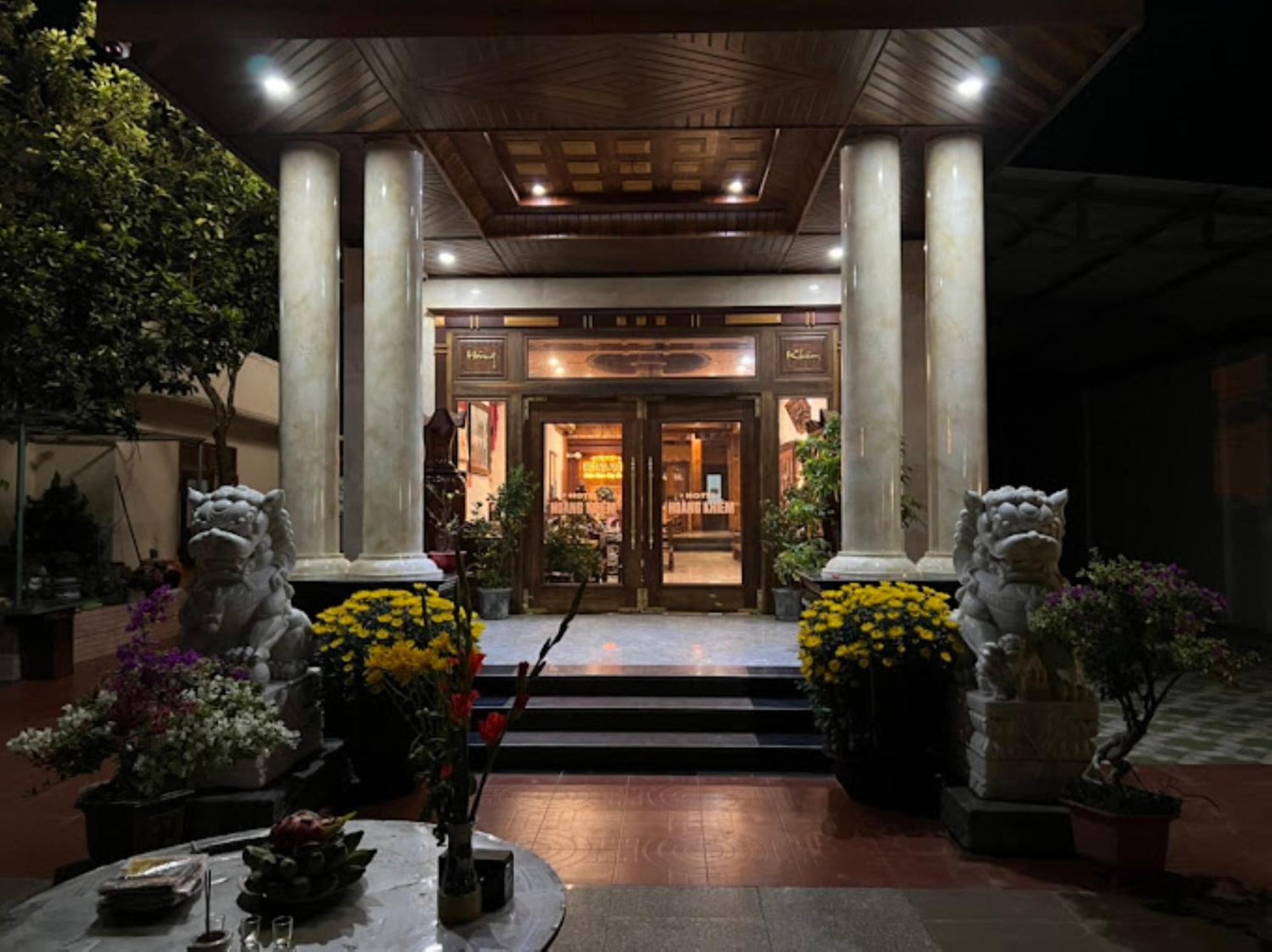 Hoang Khiem Hotel Плейку Экстерьер фото