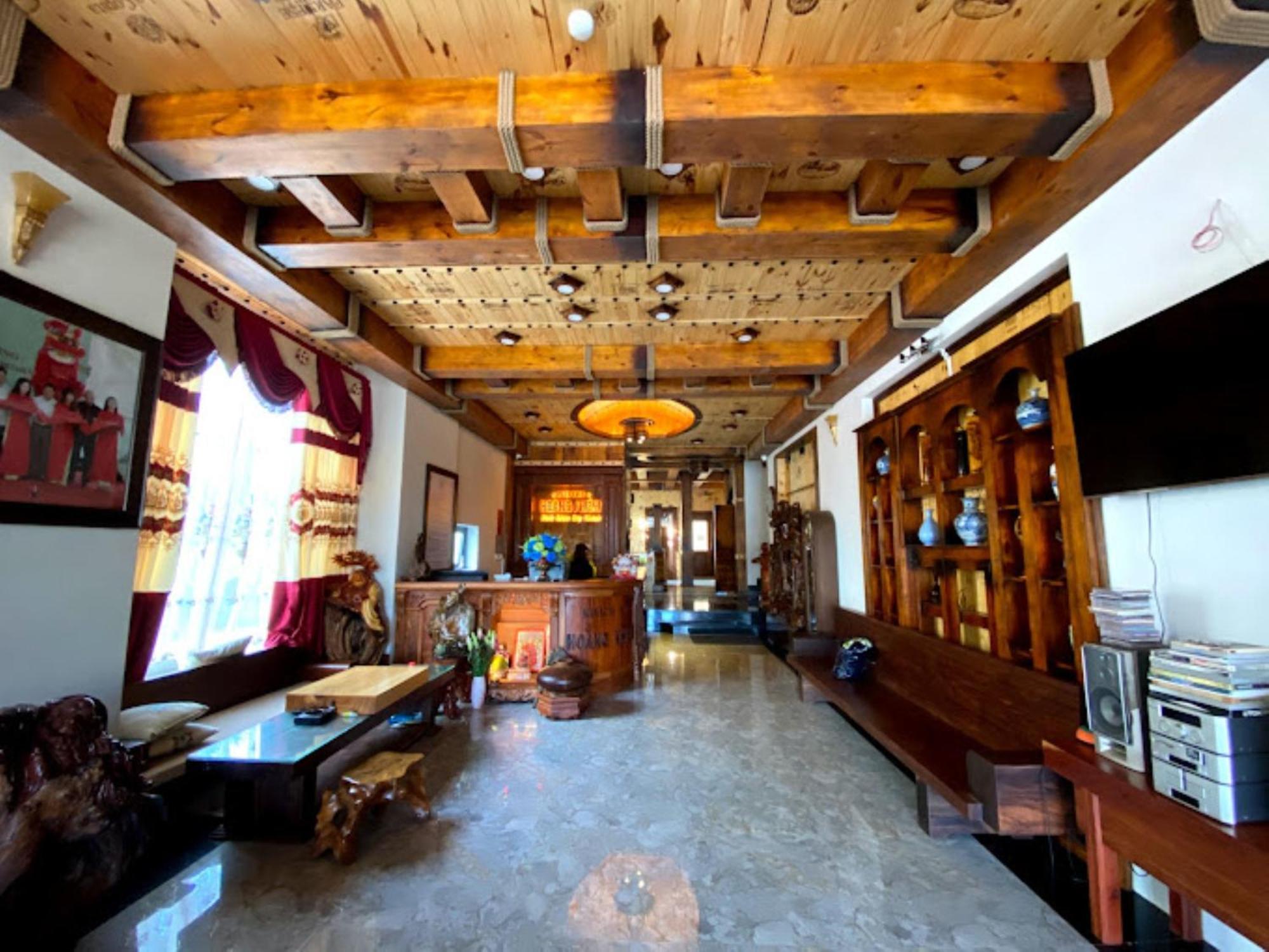 Hoang Khiem Hotel Плейку Экстерьер фото