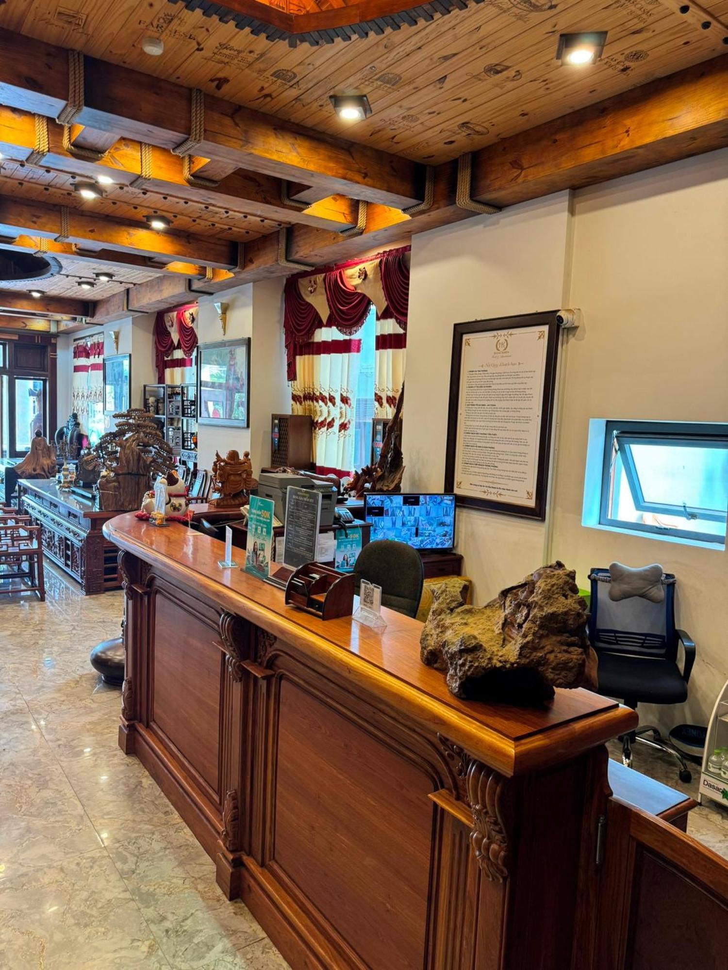 Hoang Khiem Hotel Плейку Экстерьер фото
